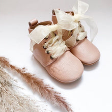 Load image into Gallery viewer, &#39;Vintage Pink&#39; Derby Baby Booties